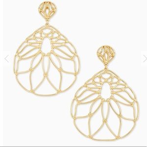 Hallie Statement Earrings In Gold
